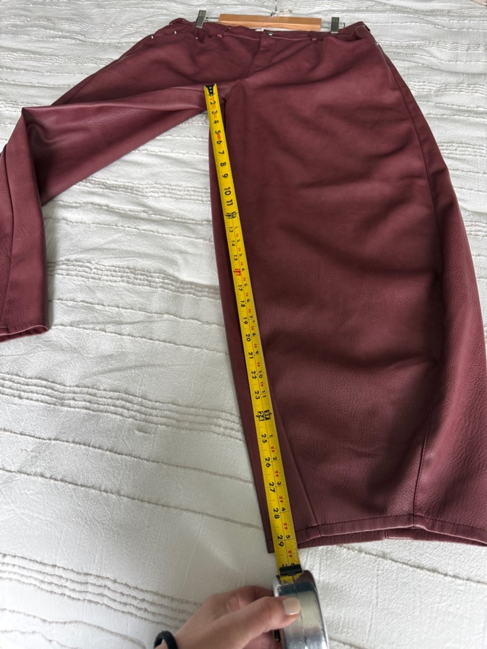 Pilcro Oxblood “twisted” Balloon / Barrel pleather pants - Picture 9 of 11